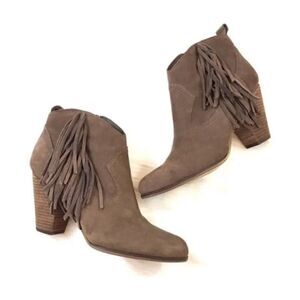 Steve Madden Cian Ankle Boot Heel Bootie Sz 9.5 Taupe Brown Suede Fringe Western